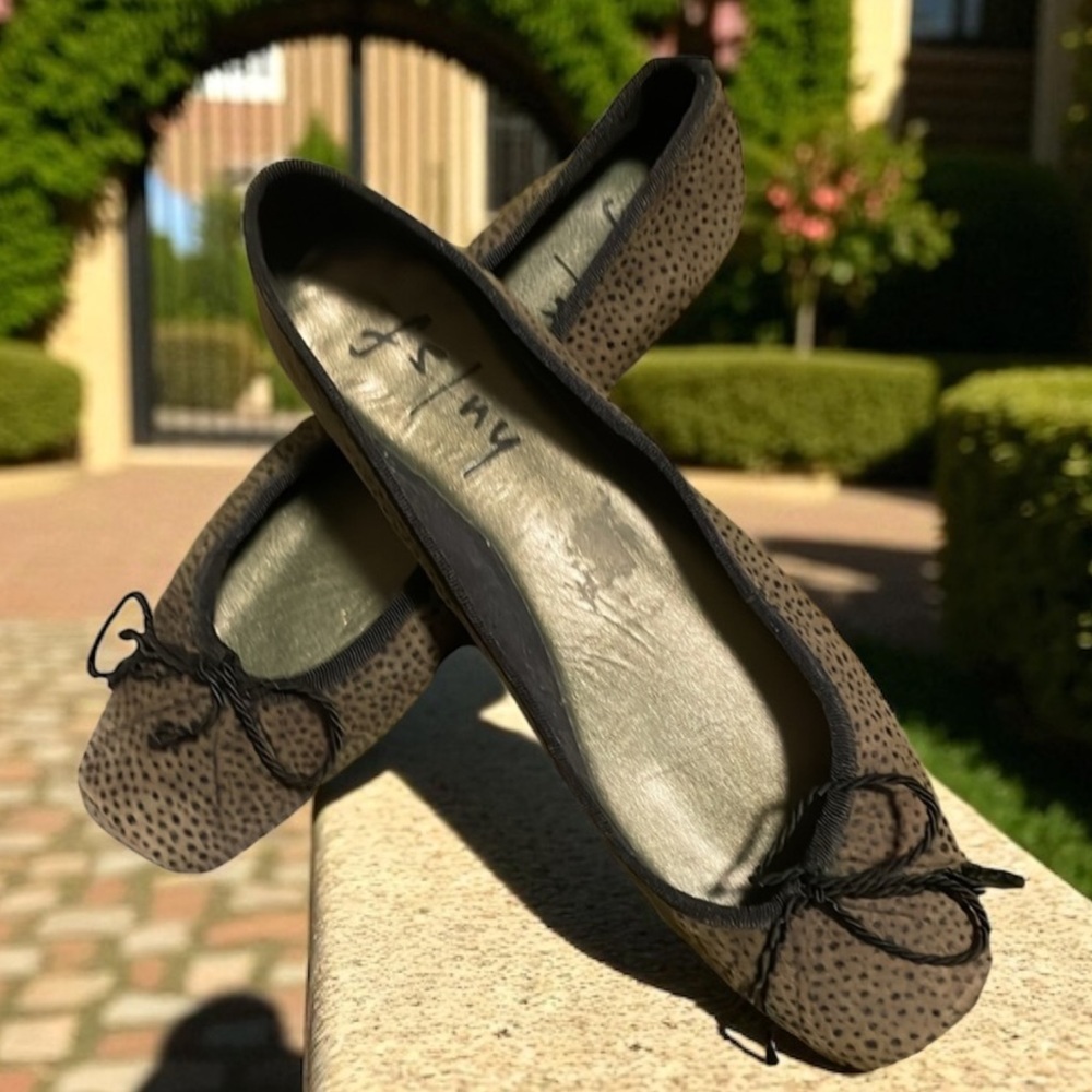French Sole Black and Brown Ballet Flats